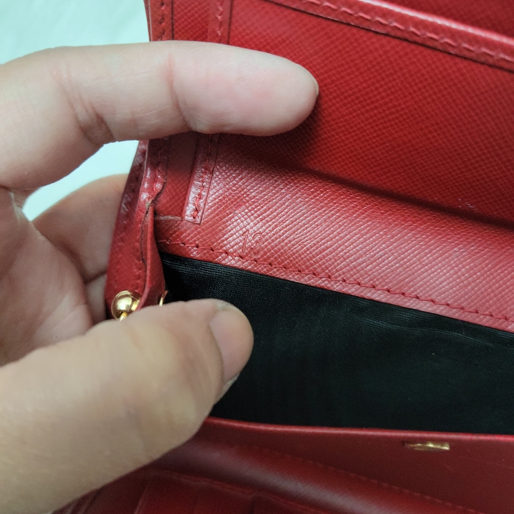100% Authentic PRADA nylon billfold wallet - Picture 14 of 14